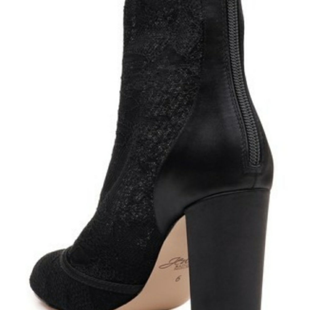 Badgley Mischka Bootie
